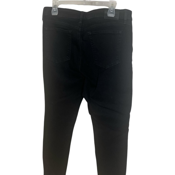 A black pair of Lucky Brand Jeans in size 14 X 32 - Picture 6 of 6